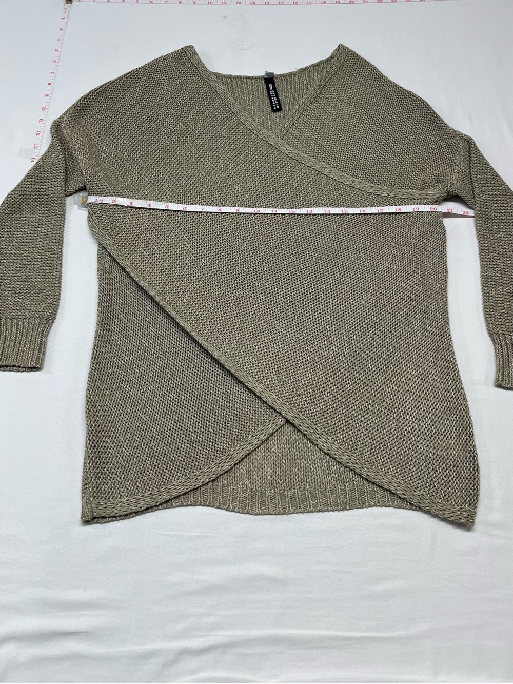 Womans Design Lab Lord & Taylor taupe Green Wrap V-Neck Sweater casual work 1402 - Picture 3 of 3